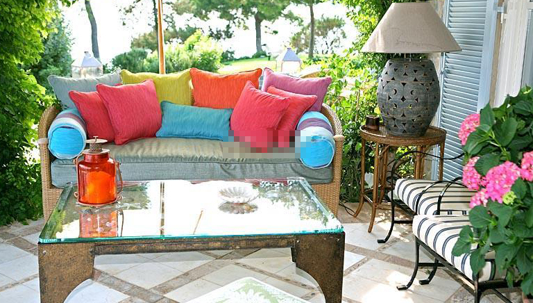 客厅沙发风水禁忌要注意 客厅沙发最忌放大镜子